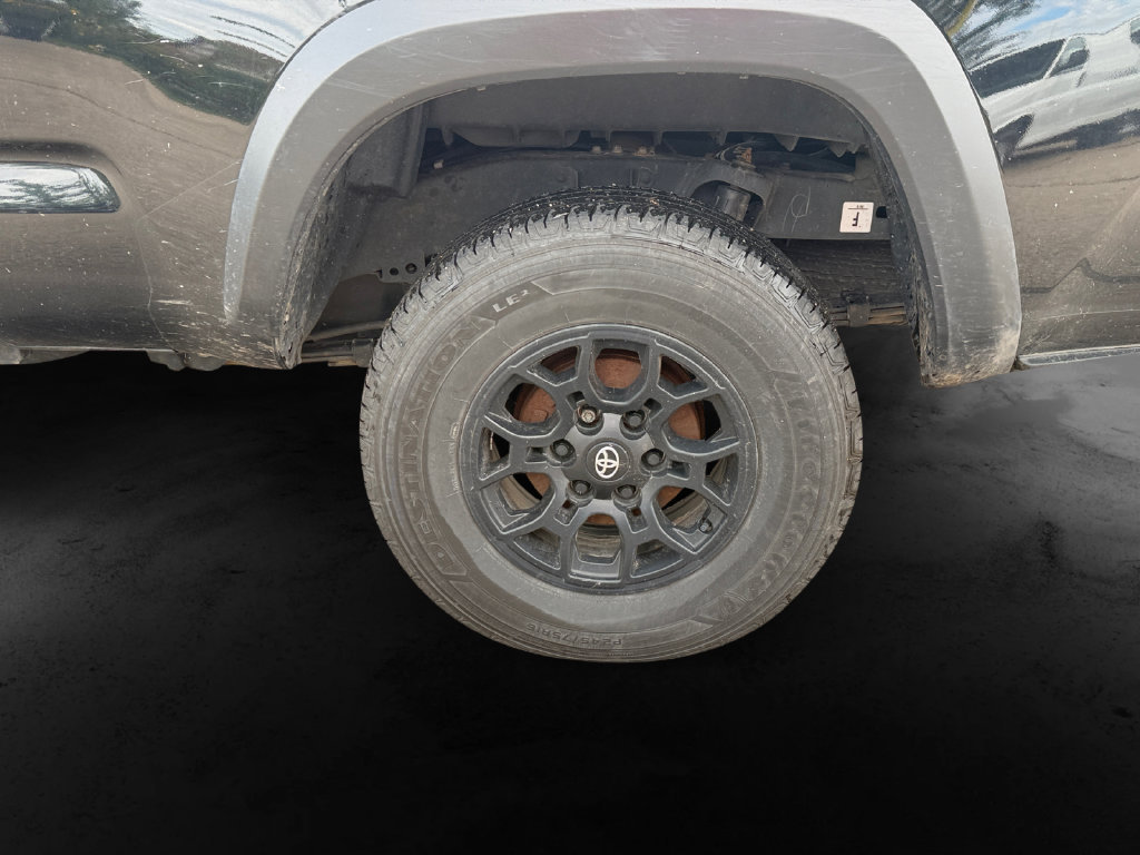 Used 2022 Toyota Tacoma SR w/ SX Package AWD/4WD image 11