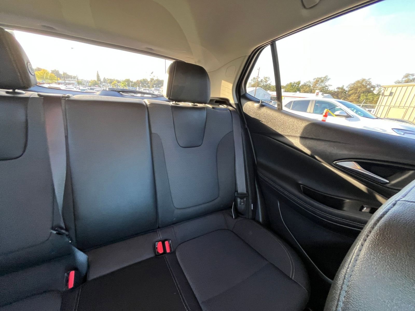 Used 2025 Buick Encore GX Preferred image 35