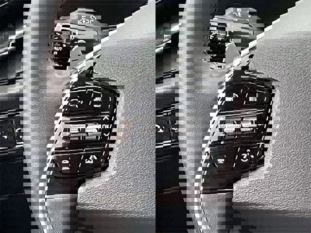 Used 2024 Kia Niro SX Touring image 13