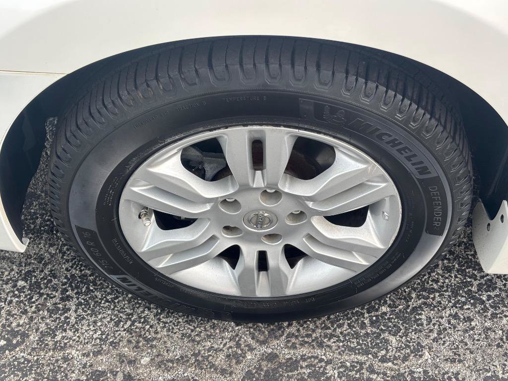 Used 2011 Nissan Altima 2.5 SL w/ 2.5SL Pkg FWD image 8