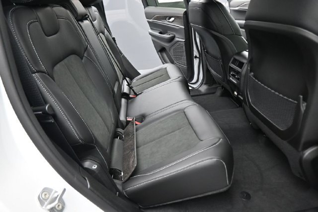 New 2026 Jeep Grand Cherokee Altitude AWD/4WD image 23
