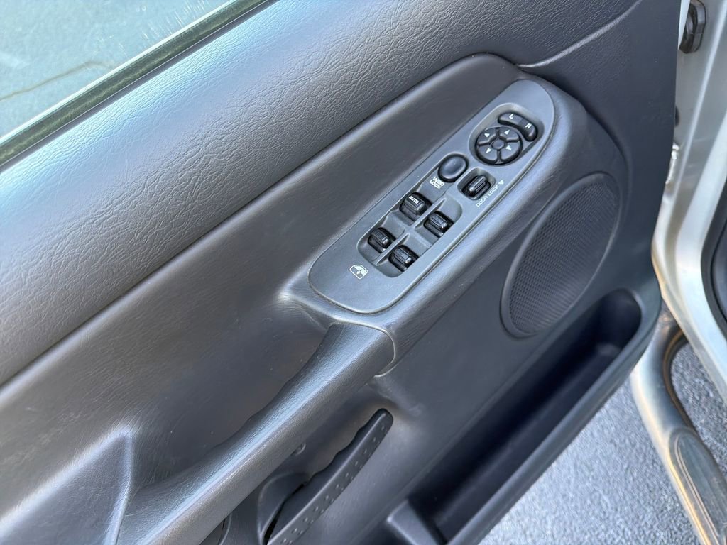 Used 2004 Dodge Ram 2500 Truck SLT image 12