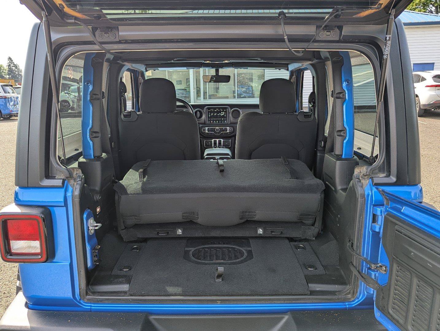Used 2022 Jeep Wrangler Sport AWD/4WD image 29