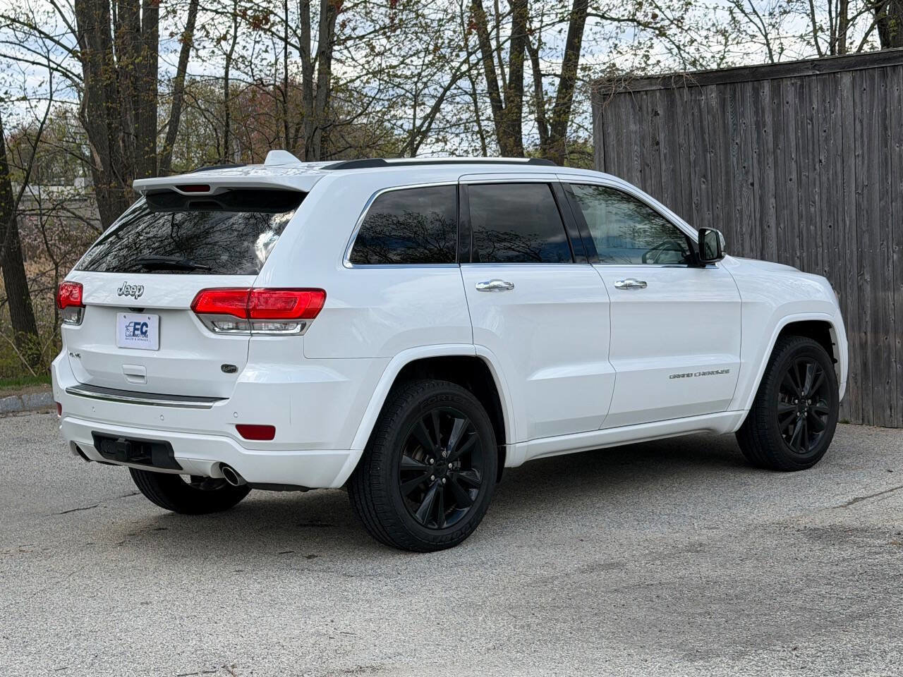 Used 2014 Jeep Grand Cherokee Overland w/ Advanced Technology Group AWD/4WD image 6