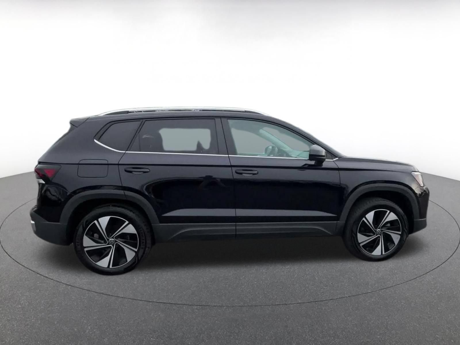 Used 2026 Volkswagen Taos SE AWD/4WD image 13
