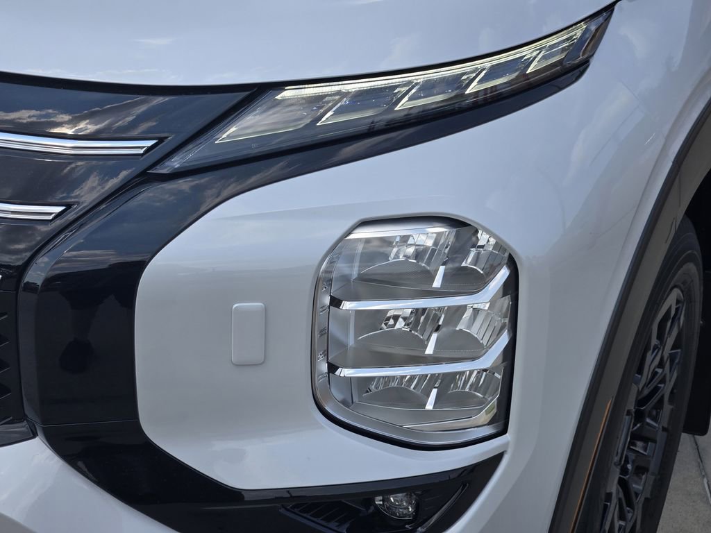 New 2025 Mitsubishi Outlander Trail Edition image 6