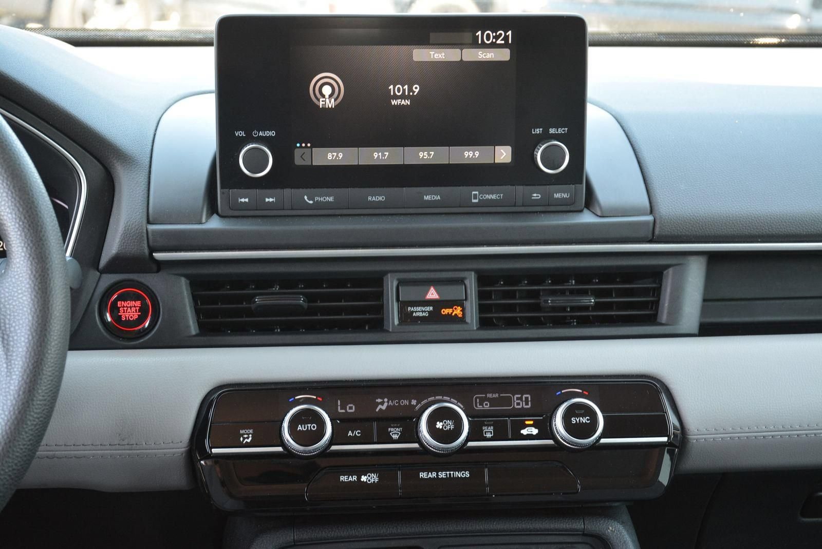 Used 2023 Honda Pilot LX image 12