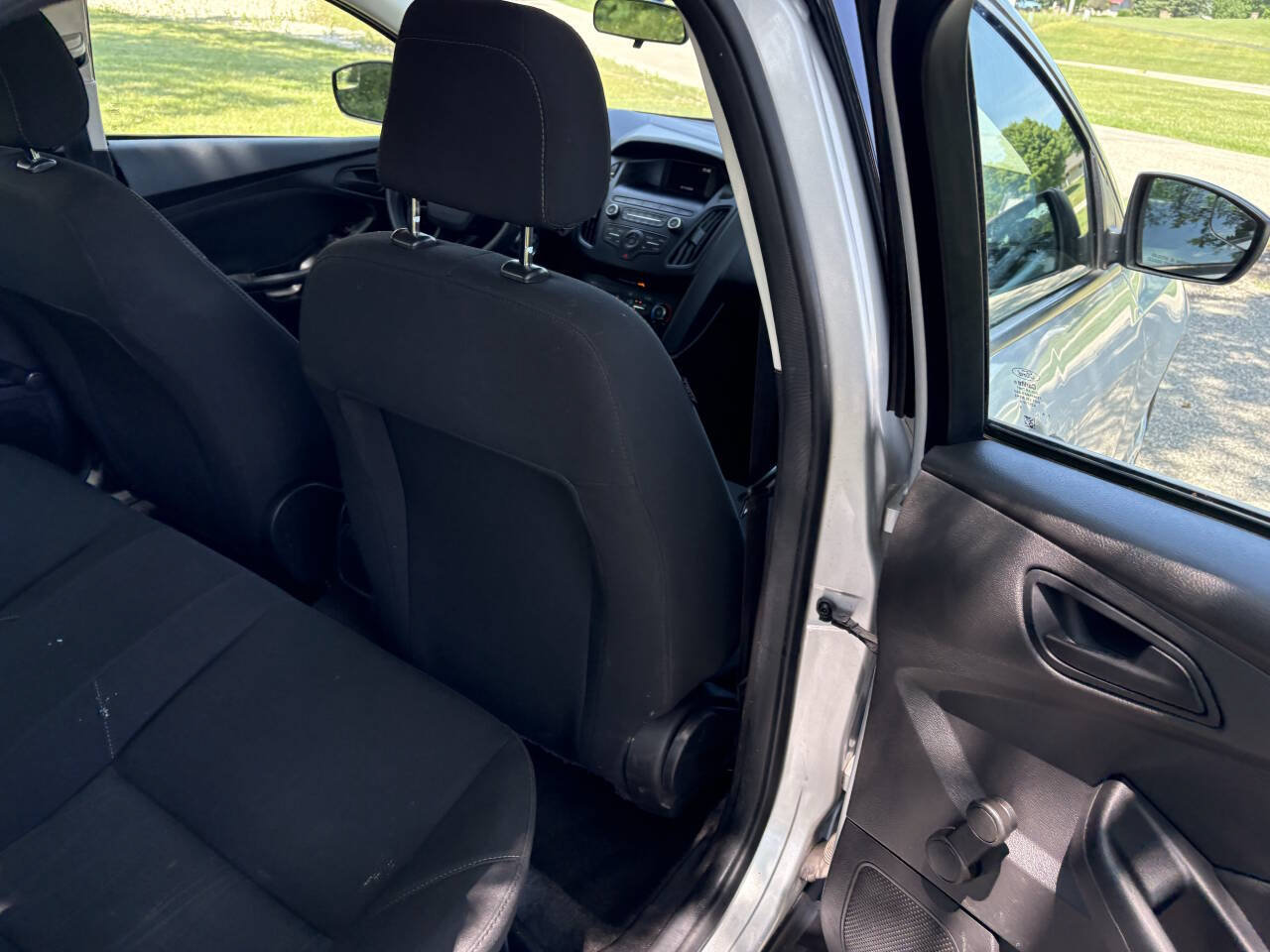 Used 2018 Ford Focus S FWD image 28