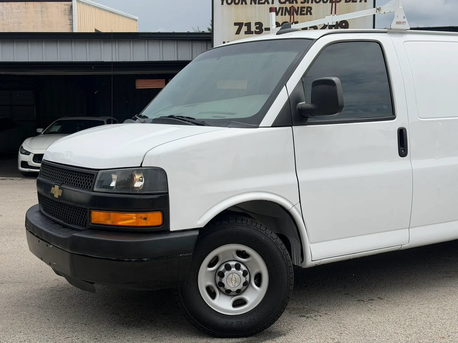 Used 2022 Chevrolet Express 3500 Extended w/ Driver Convenience Package RWD image 19