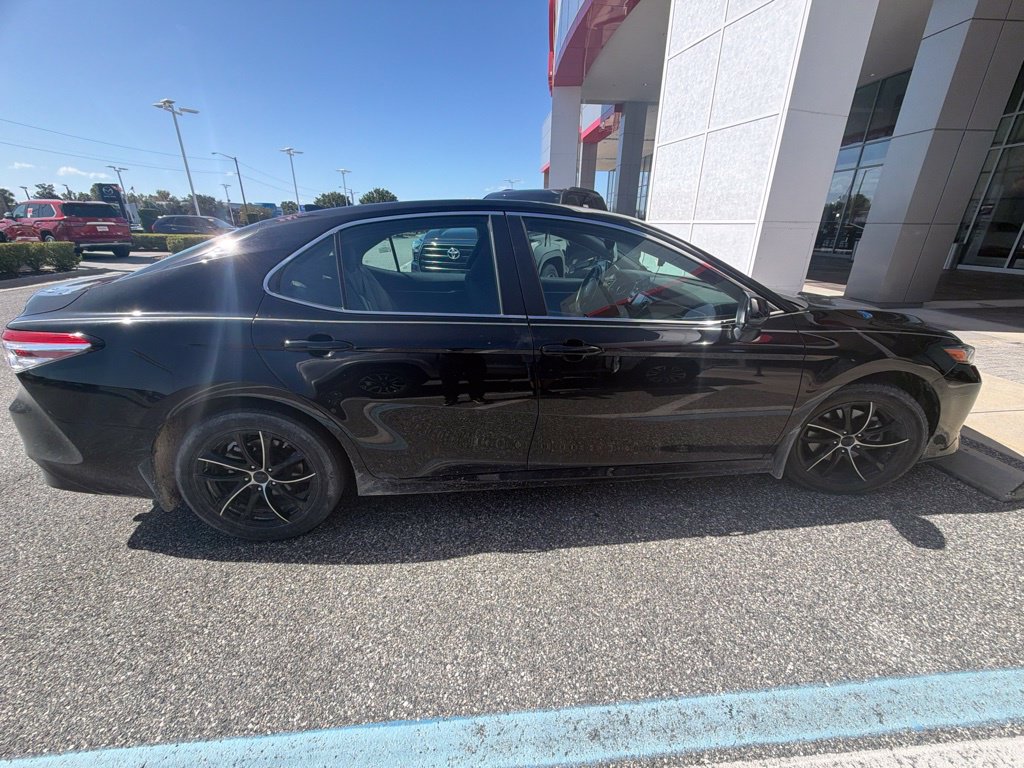 Used 2019 Toyota Camry LE FWD image 4