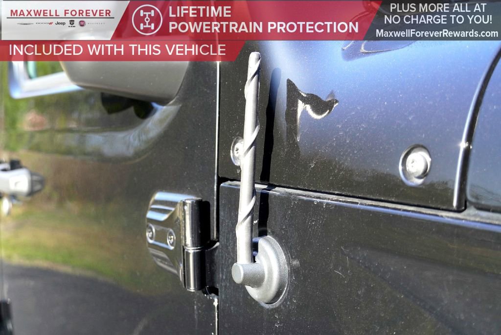 Used 2022 Jeep Gladiator Rubicon w/ Safety Group image 12