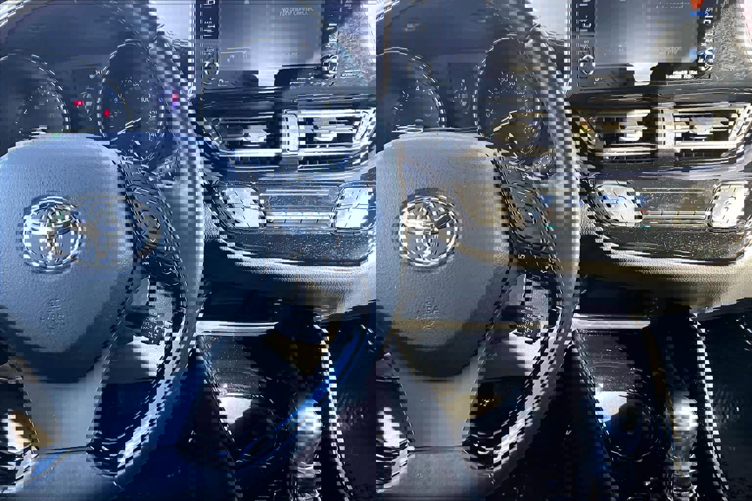 Used 2019 Toyota C-HR Limited image 24