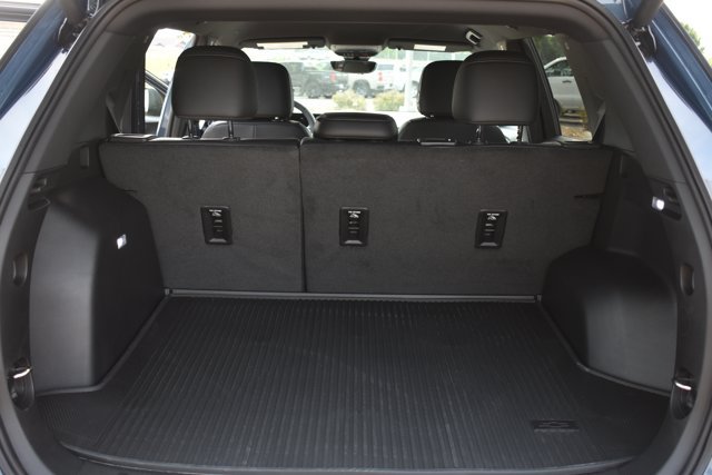 New 2027 Chevrolet Equinox LT w/ Convenience Package II FWD image 17