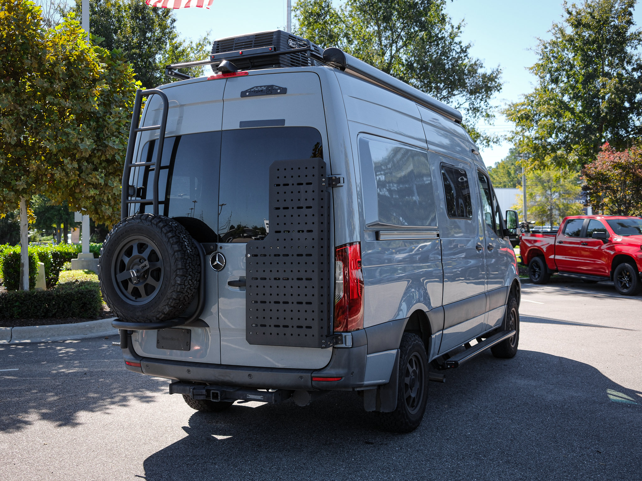 Used 2021 Mercedes-Benz Sprinter 2500 w/ Parking Package image 10