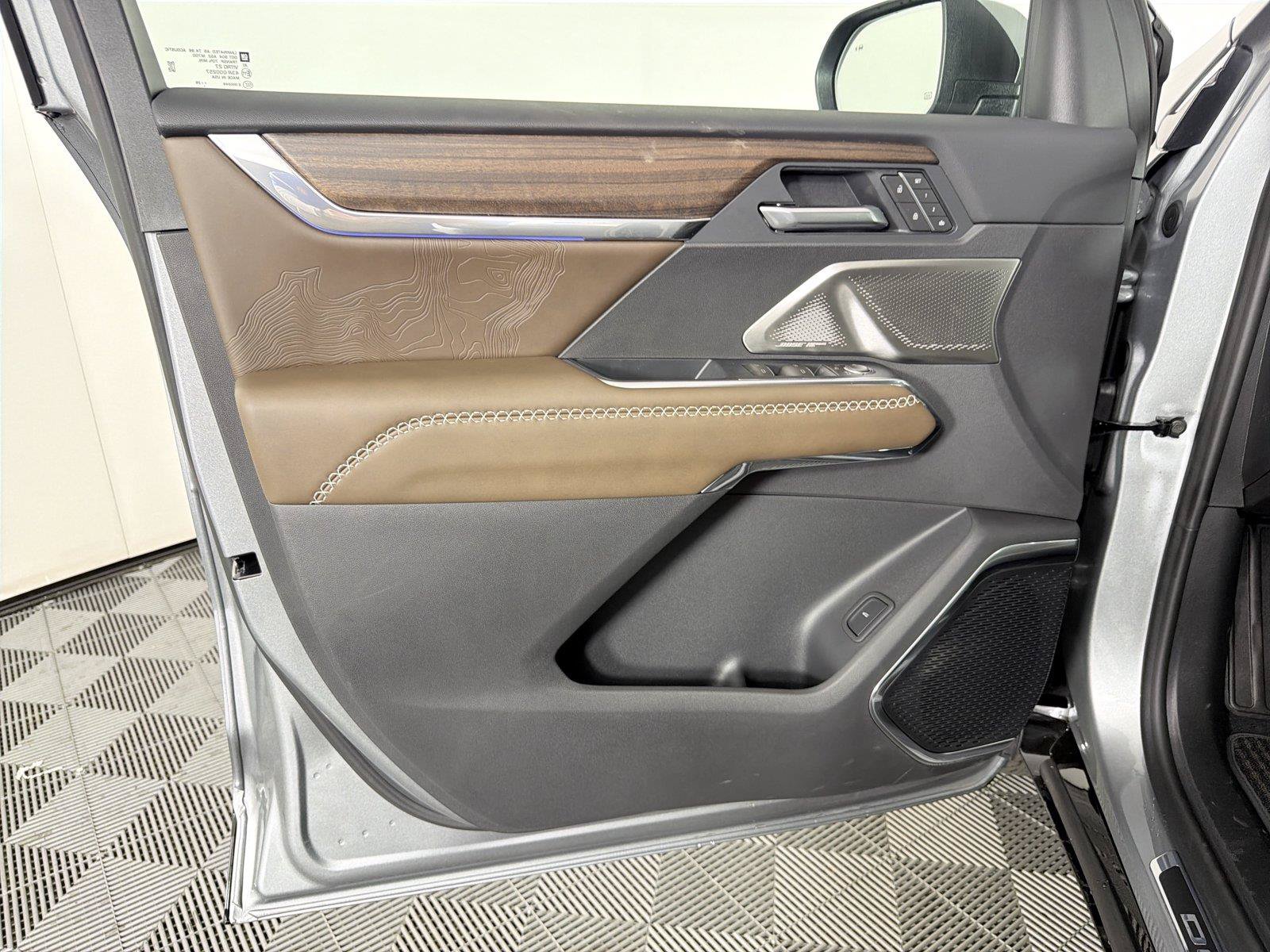 New 2026 GMC Acadia Denali Ultimate FWD image 8