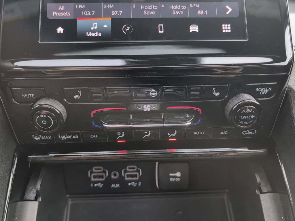 Used 2023 Jeep Grand Cherokee Altitude image 33