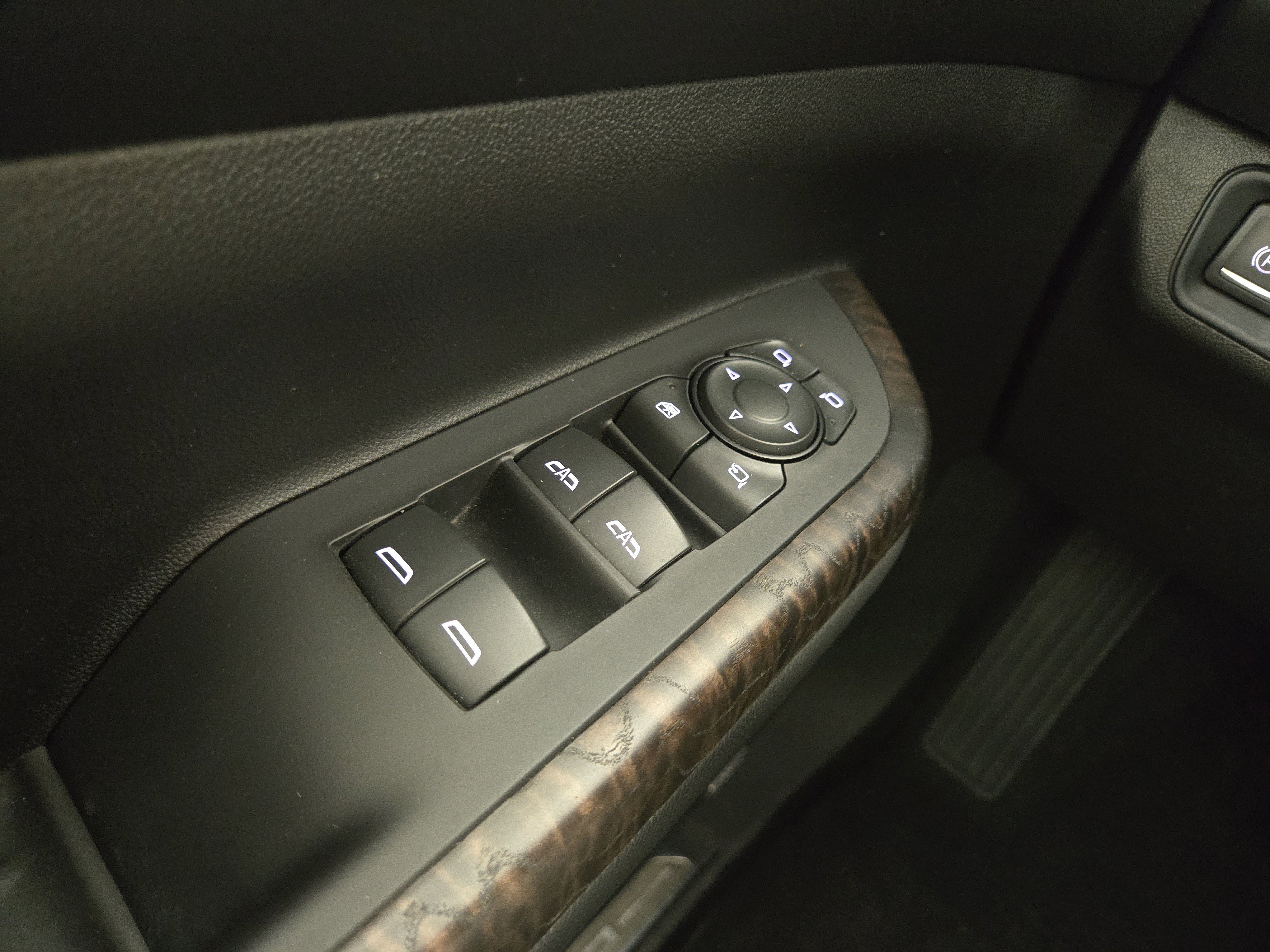 Certified 2023 GMC Acadia Denali w/ Denali Ultimate Package image 28