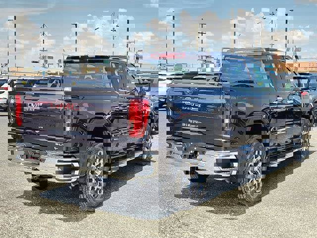 New 2026 GMC Sierra 1500 SLT image 4