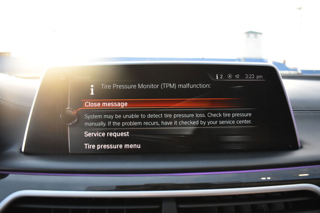 Used 2017 BMW 740i image 22