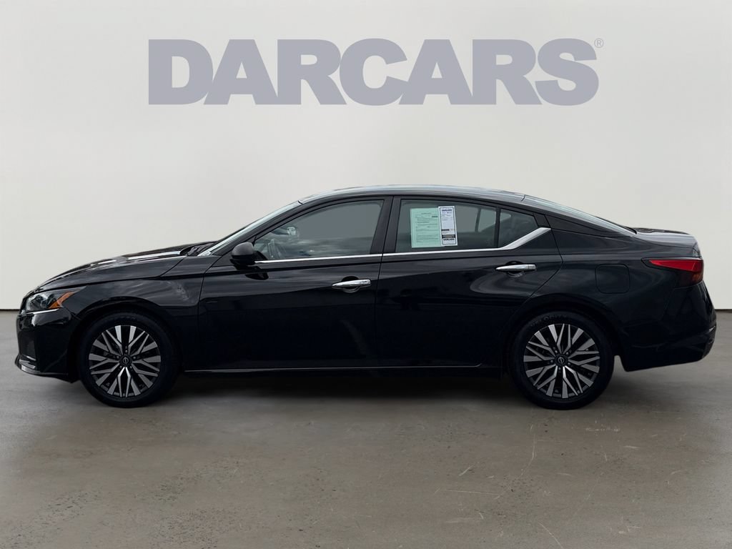 Used 2024 Nissan Altima 2.5 SV FWD image 4