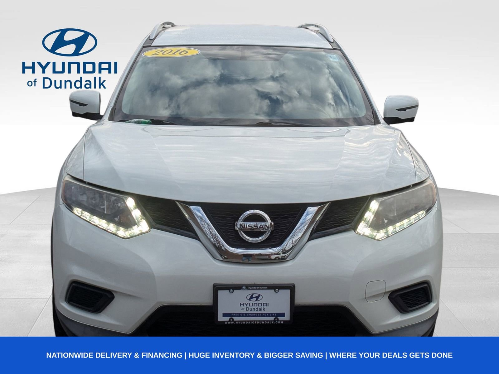 Used 2016 Nissan Rogue SV w/ SV Premium Package image 12
