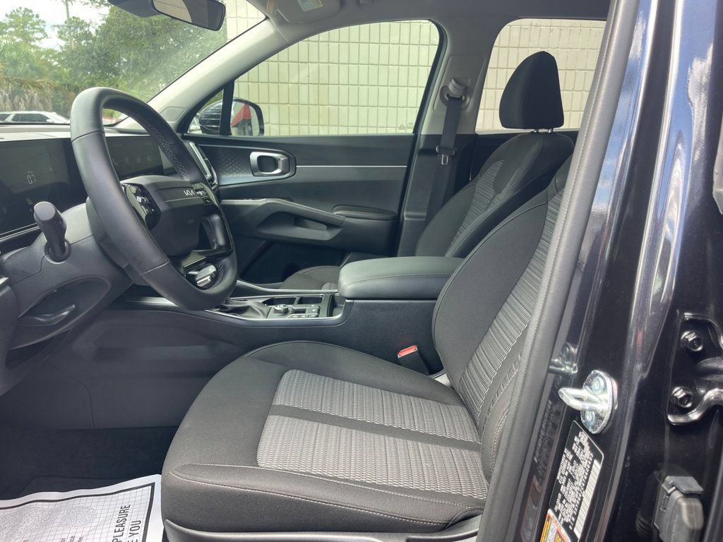 Used 2026 Kia Sorento LX FWD image 12