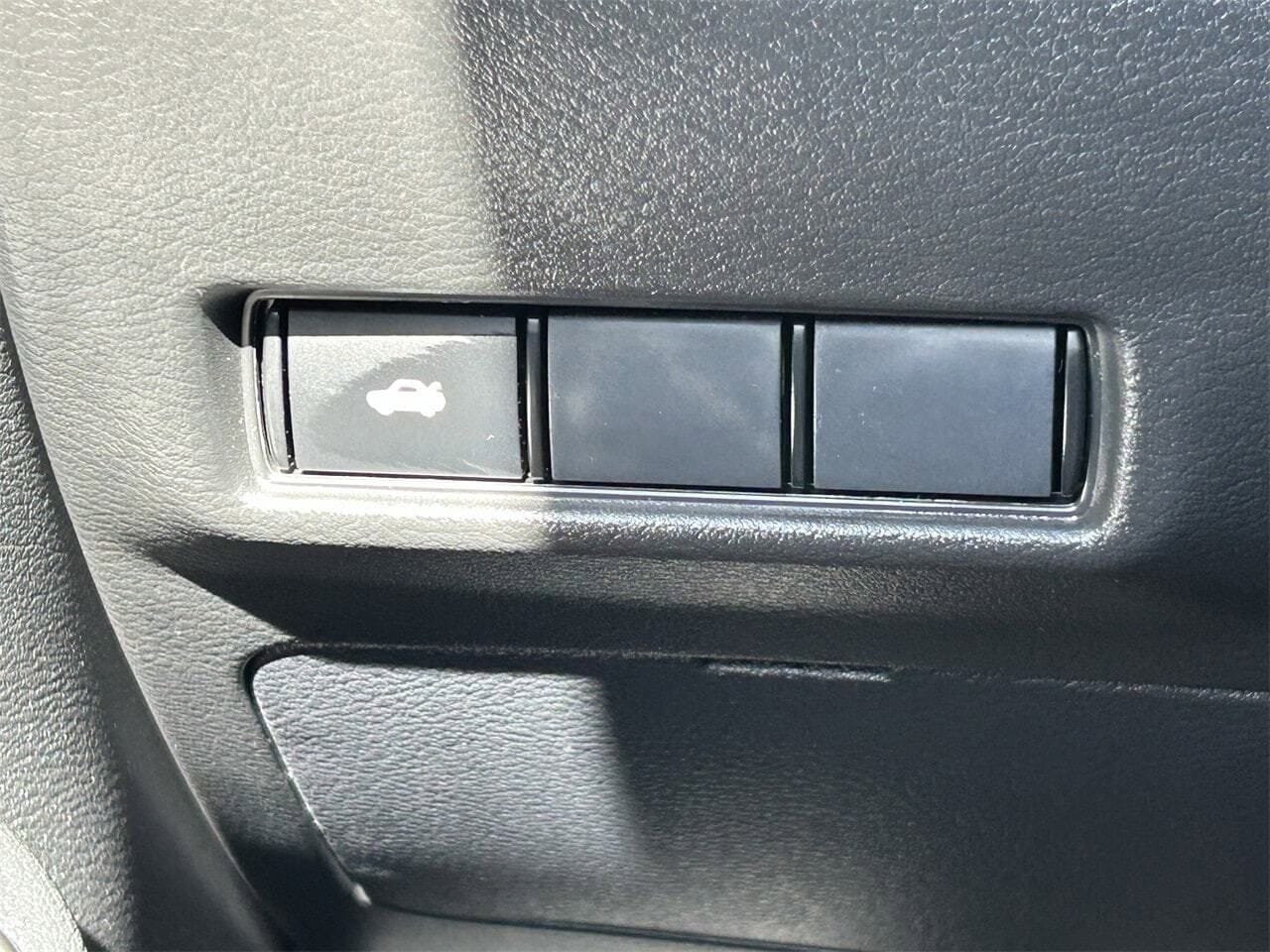 New 2026 Nissan Sentra SR FWD image 34