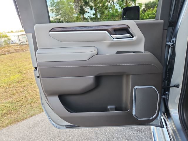 New 2026 GMC Sierra 3500 SLT w/ SLT Convenience Package image 9