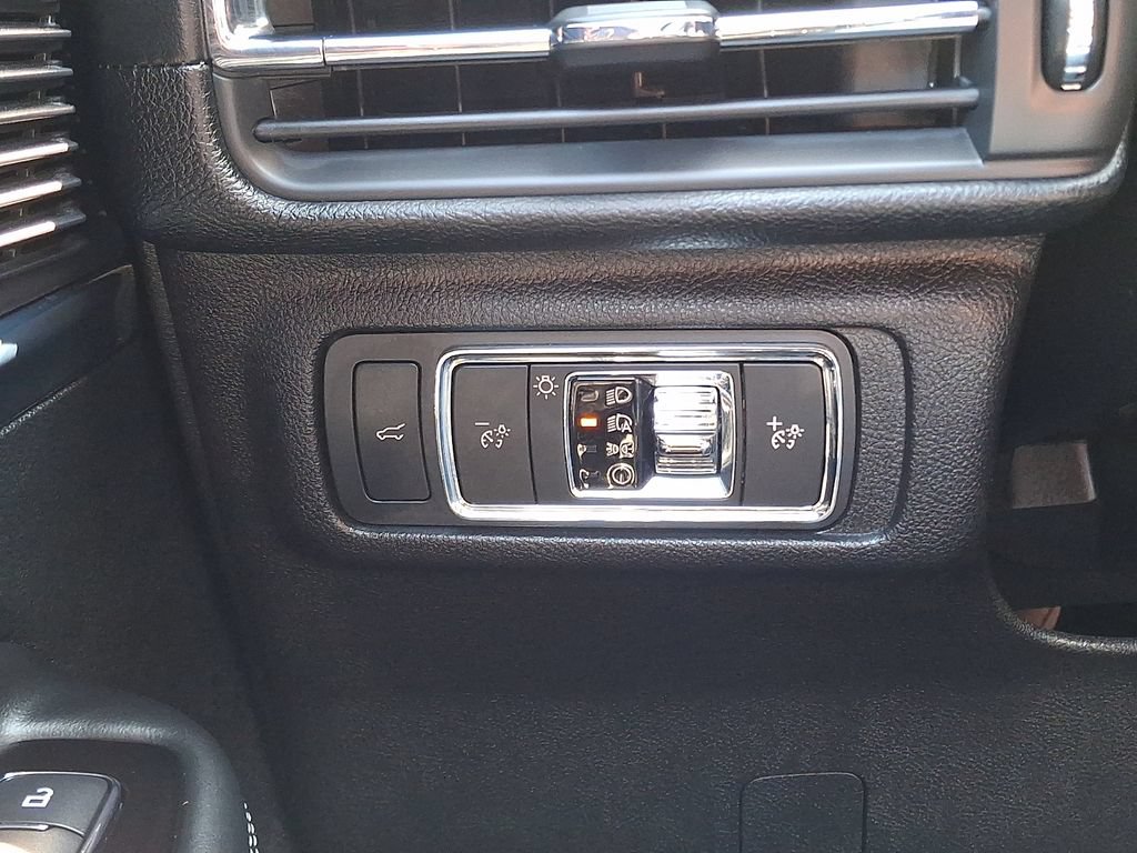 Used 2022 Lincoln Corsair AWD w/ Premium Package image 27