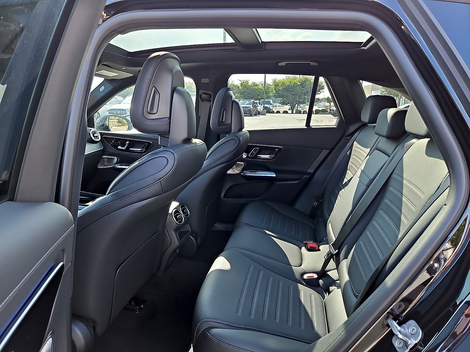 New 2026 Mercedes-Benz GLC 300 4MATIC image 7