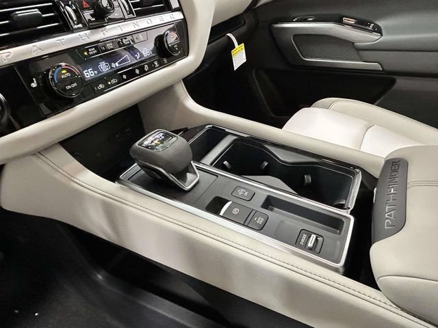 New 2026 Nissan Pathfinder SL w/ SL Premium Package FWD image 17