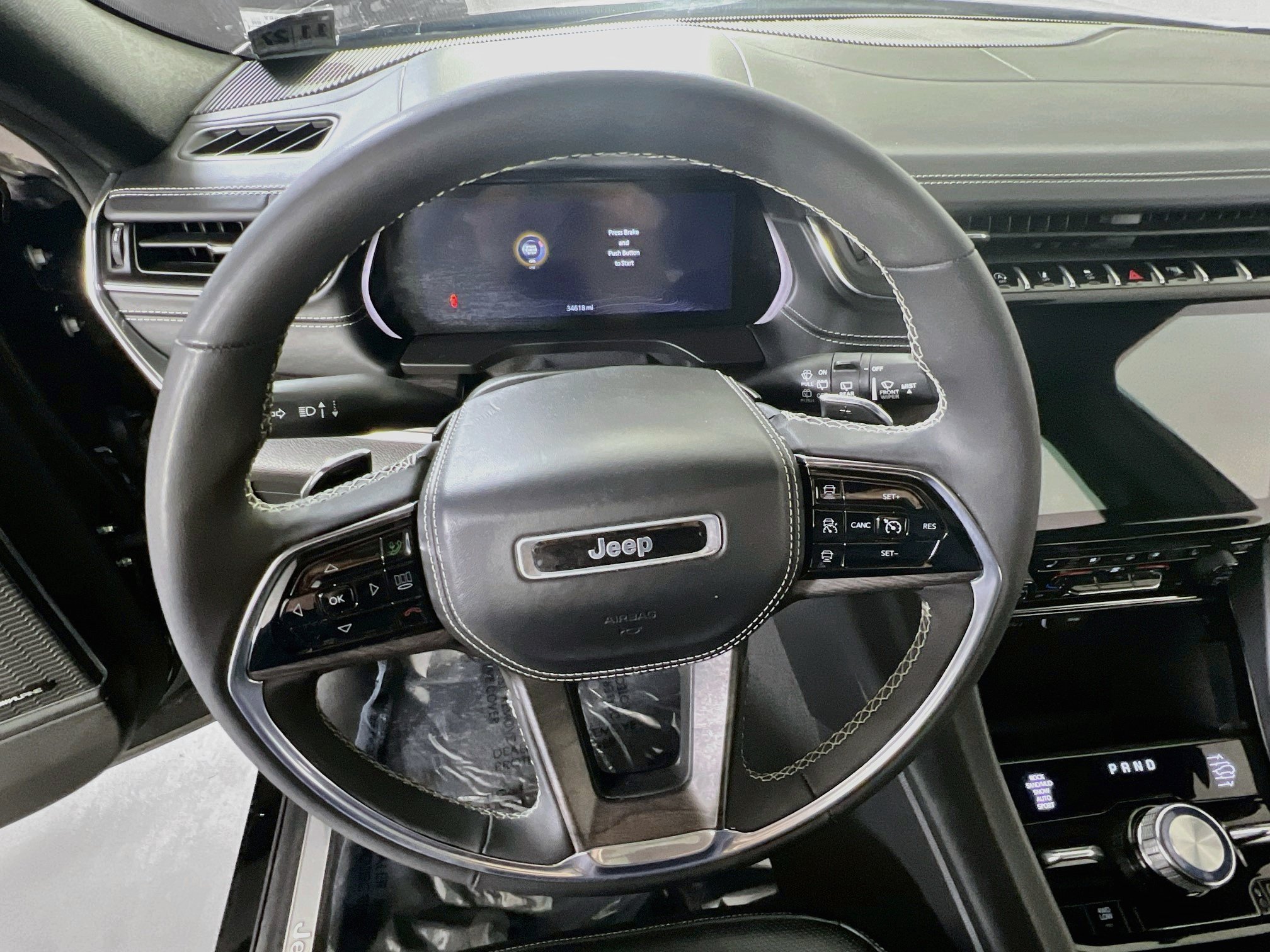 Used 2023 Jeep Grand Cherokee Overland AWD/4WD image 11