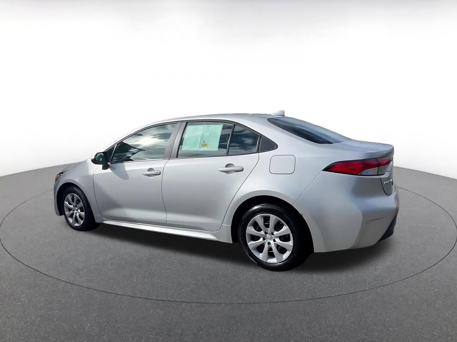 Used 2025 Toyota Corolla LE image 10