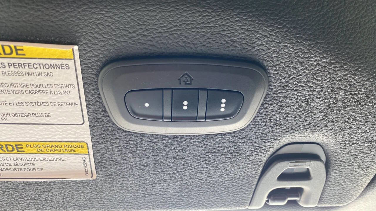 Used 2018 Jeep Wrangler Unlimited Sahara image 22