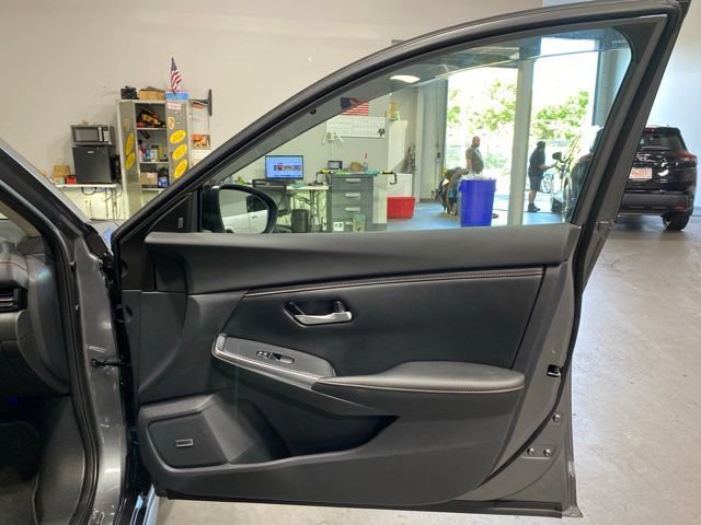 Certified 2022 Nissan Sentra SR w/ SR Premium Package FWD image 28