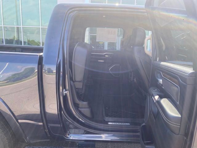 Used 2020 RAM 1500 Laramie AWD/4WD image 32