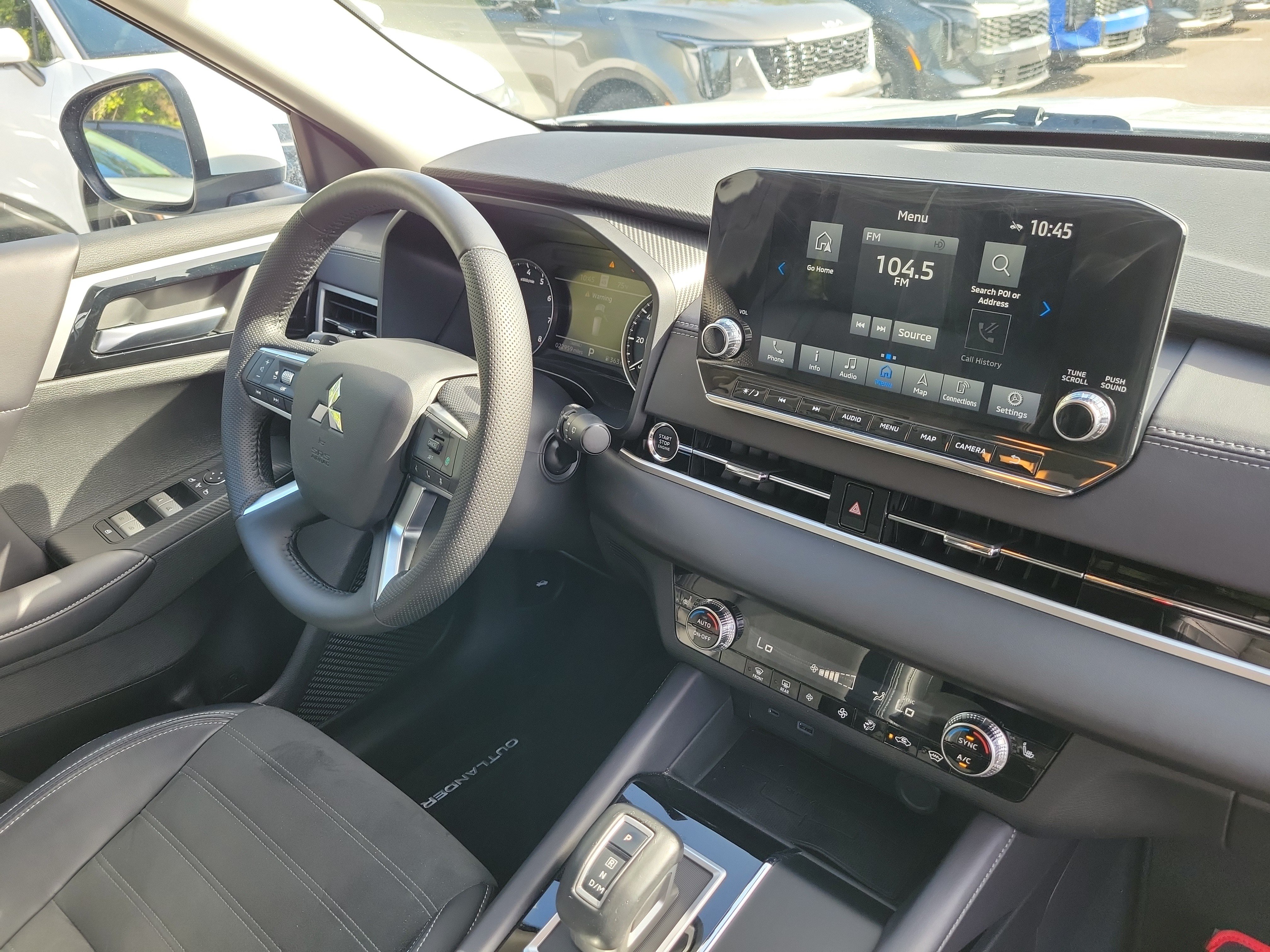 Used 2023 Mitsubishi Outlander SE AWD/4WD image 6