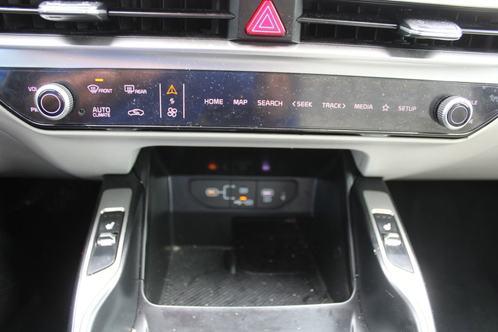 Certified 2025 Kia Sorento S w/ Panoramic Sunroof Package image 43