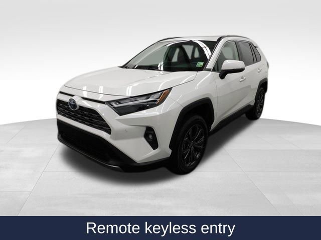 Used 2022 Toyota RAV4 Limited image 4