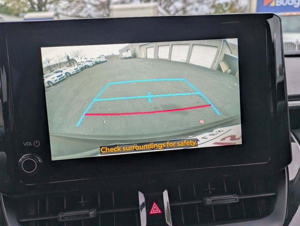 Used 2025 Toyota Corolla Cross LE image 22