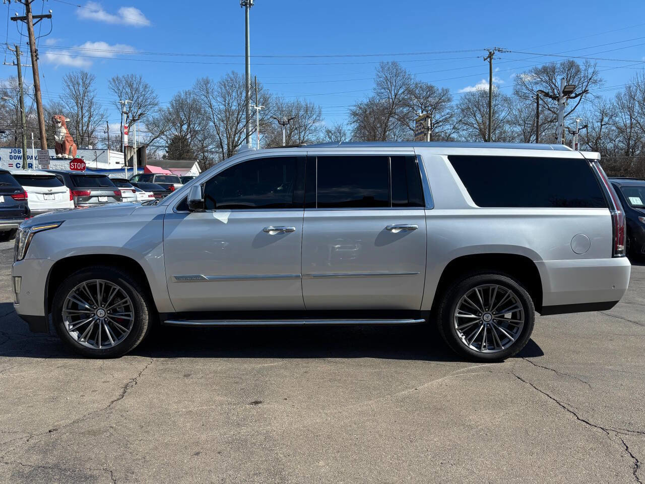 Used 2019 Cadillac Escalade ESV Luxury w/ LPO, Radiant Package image 5