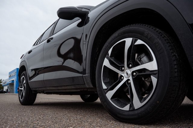Used 2024 Chevrolet Trax RS FWD image 12