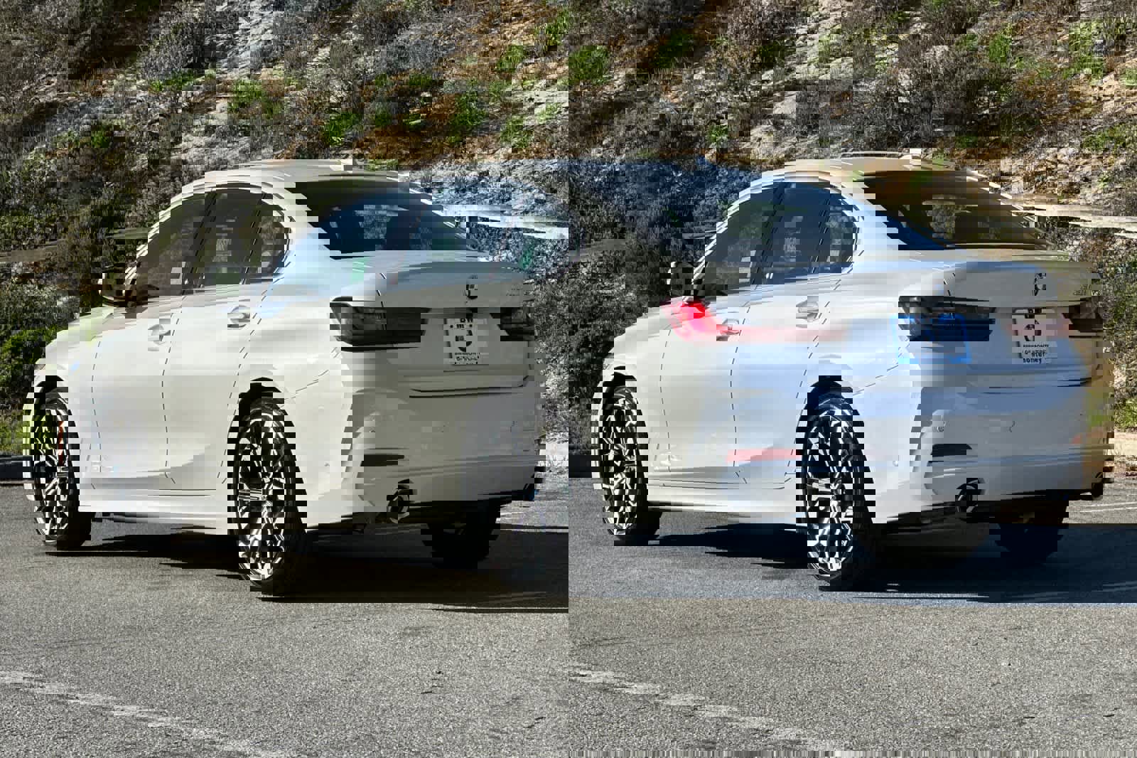 Used 2025 BMW 330i Sedan image 7