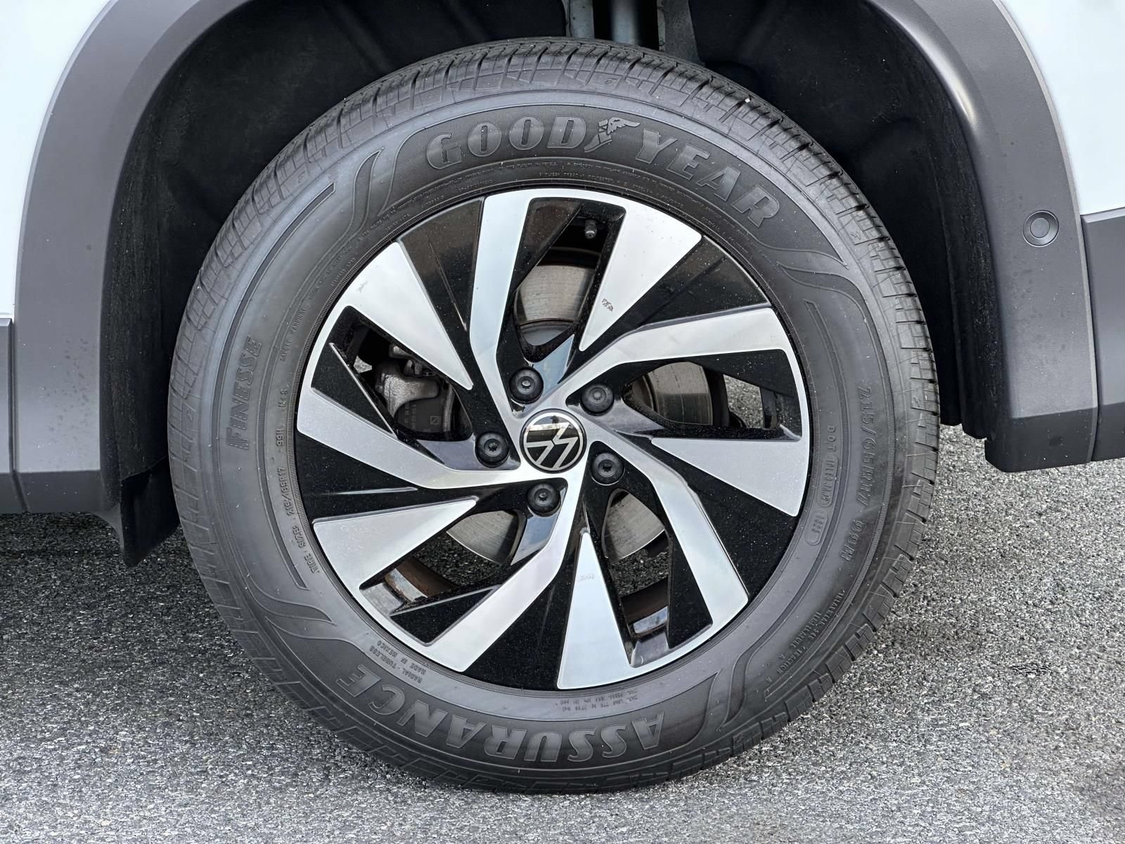 Certified 2025 Volkswagen Tiguan S FWD image 16