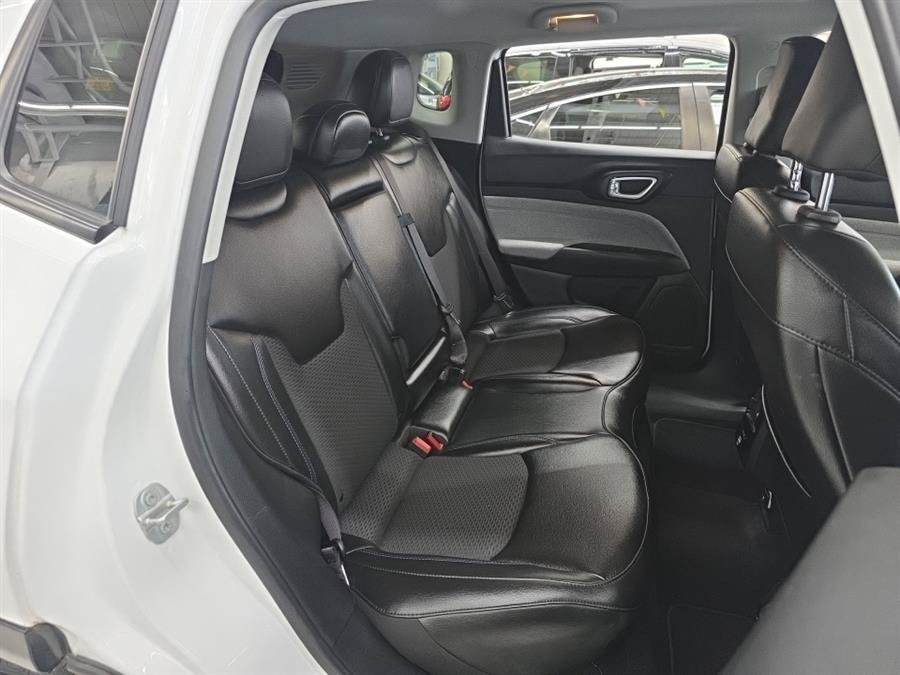 Used 2022 Jeep Compass Latitude AWD/4WD image 9