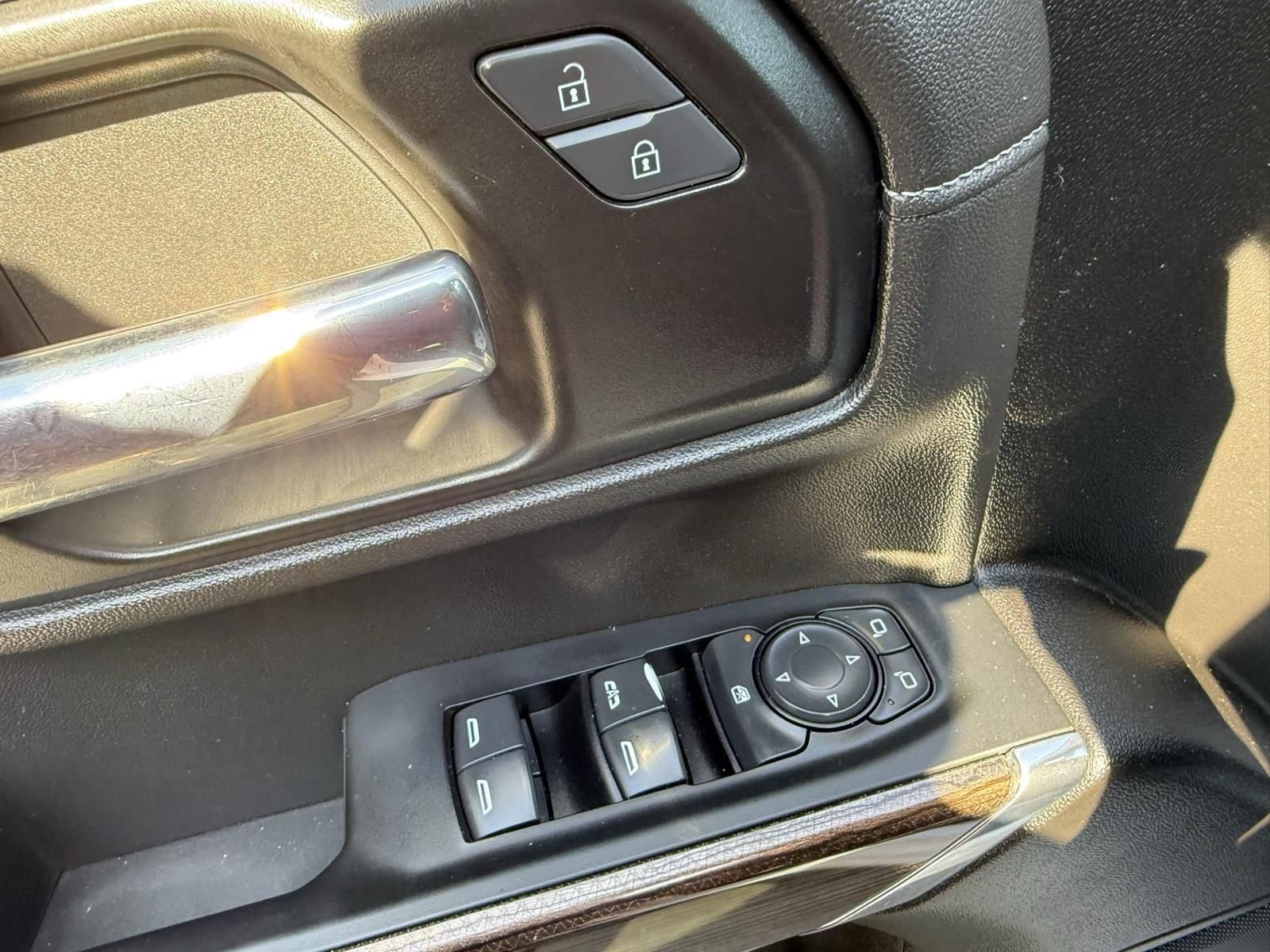 Used 2021 Chevrolet Silverado 1500 LT image 20