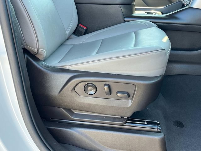 Used 2023 GMC Yukon XL SLT w/ SLT Premium Package AWD/4WD image 30