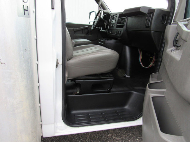 Used 2021 GMC Savana 3500 Extended w/ Power Convenience Package RWD image 13