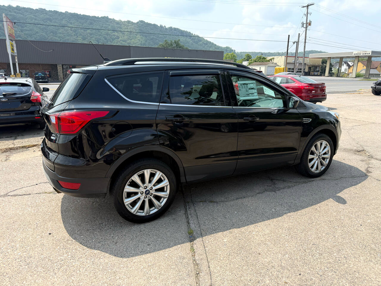 Used 2019 Ford Escape SEL image 10