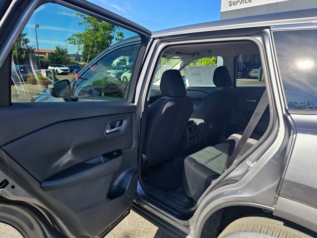 New 2026 Nissan Rogue SV AWD/4WD image 12